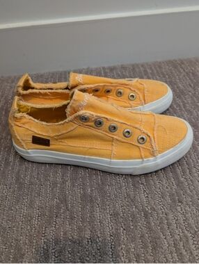 Orange-ish Yellow Blowfish Malibu Shoes